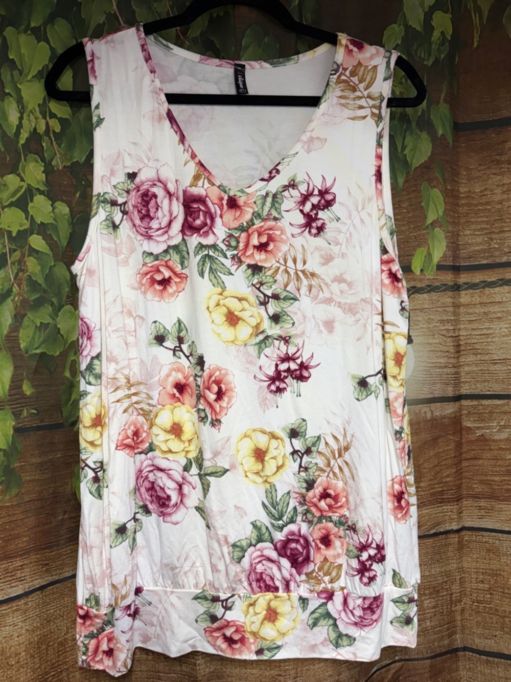 🦋 EUC Sleeveless Floral V-Neck Tank Top - White with Pink & Yellow Roses